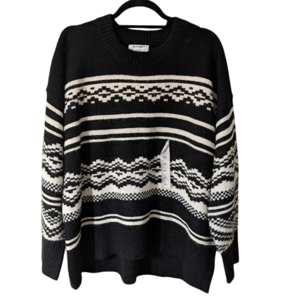 Old Navy Black and White Sweater Size XL